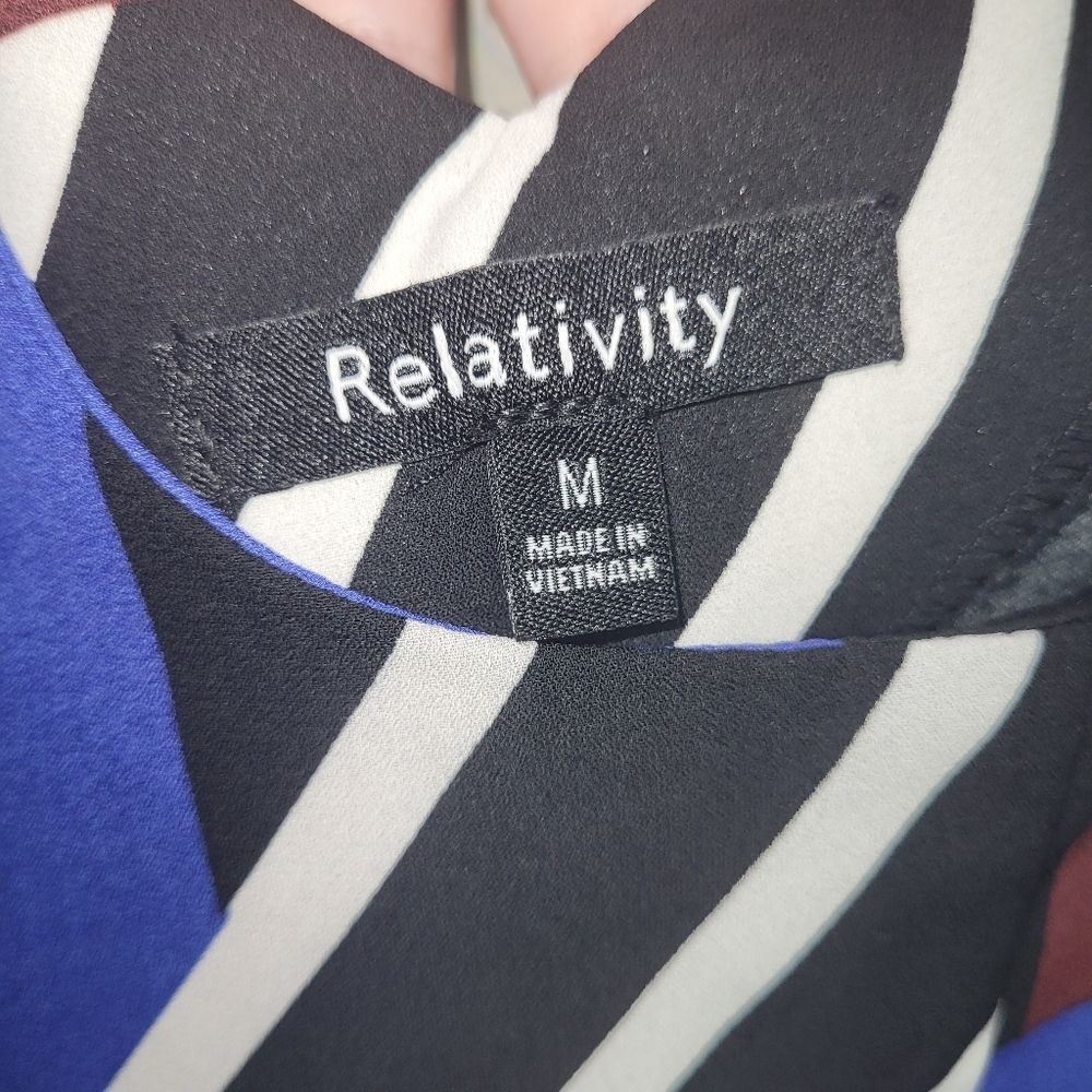 Relativity blouse size medium - Picture 2 of 4